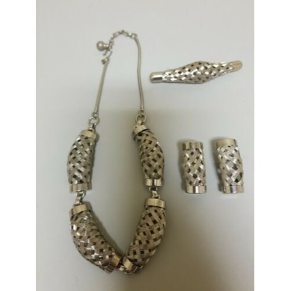 VINTAGE HOBE BASKETWEAVE SILVERTONE PARURE NECKLACE BROOCH PIN CLIP EARRINGS - Picture 1 of 8